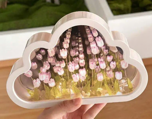 Nube Mágica de Tulipanes con Efecto Espejo